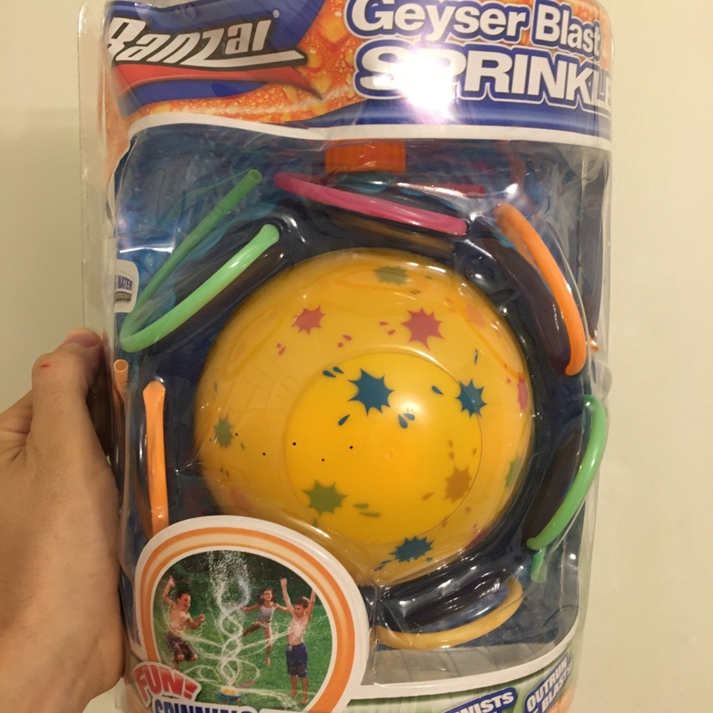 Banzai Geyser Blast Speinkler- Price firm